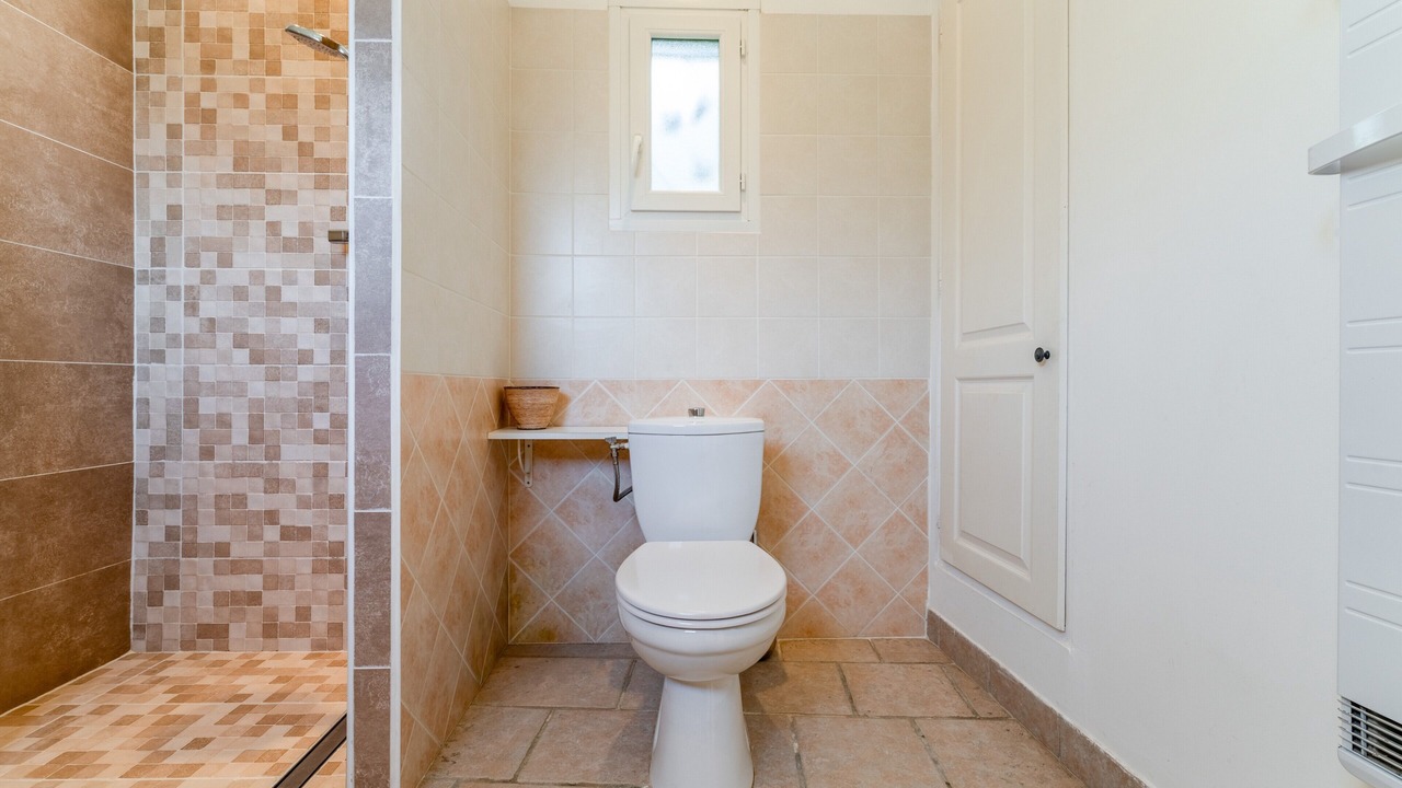 Photo of Bathroom in Comps