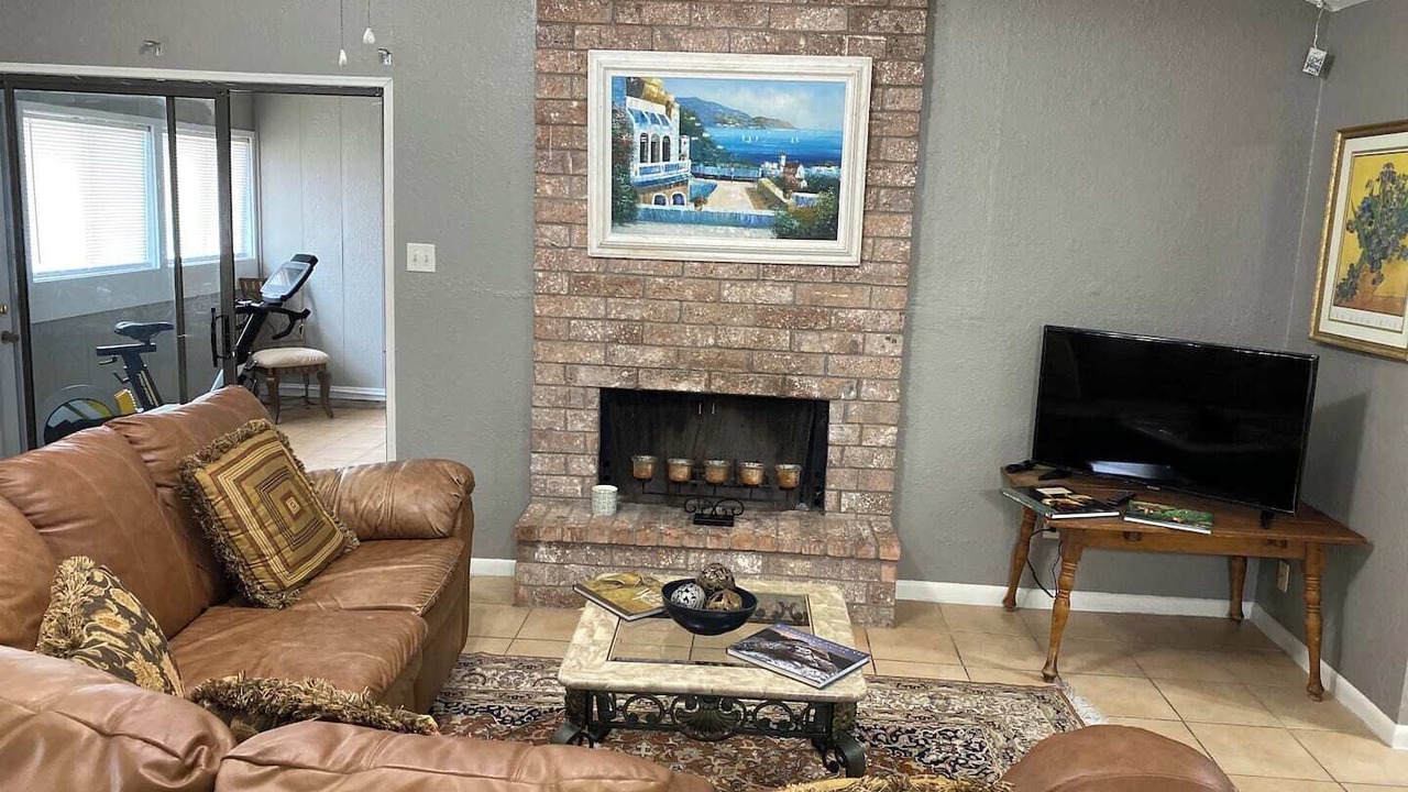 Photo of Livingroom in South Side