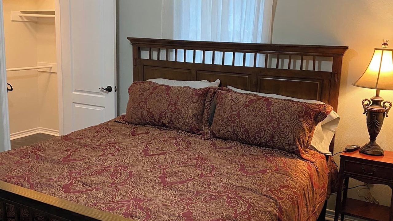 Photo of Bedroom in South Side