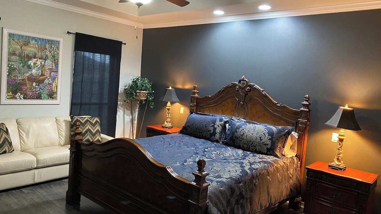 Photo of Bedroom in South Side
