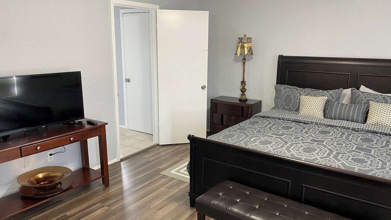 Photo of Bedroom in South Side