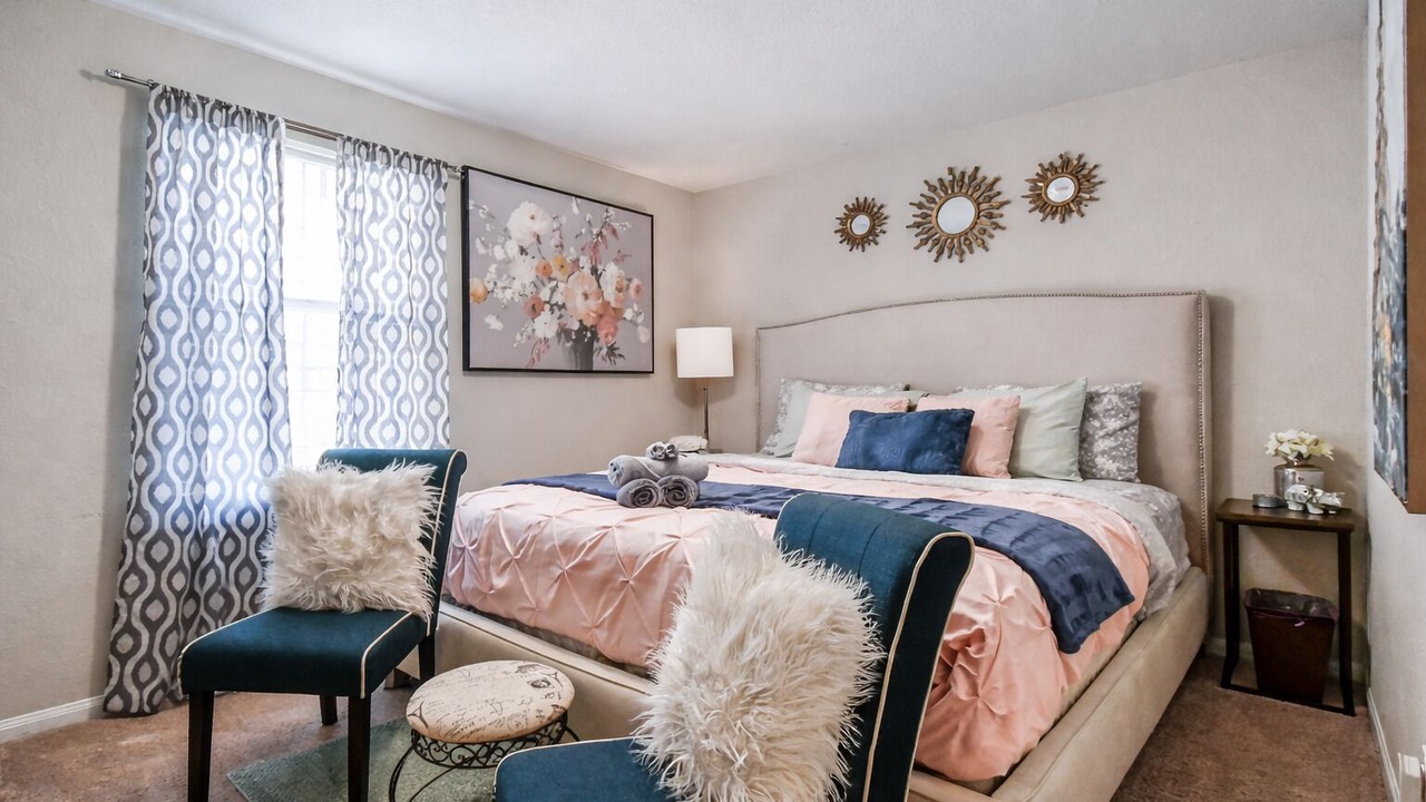 Photo of Bedroom in Manor