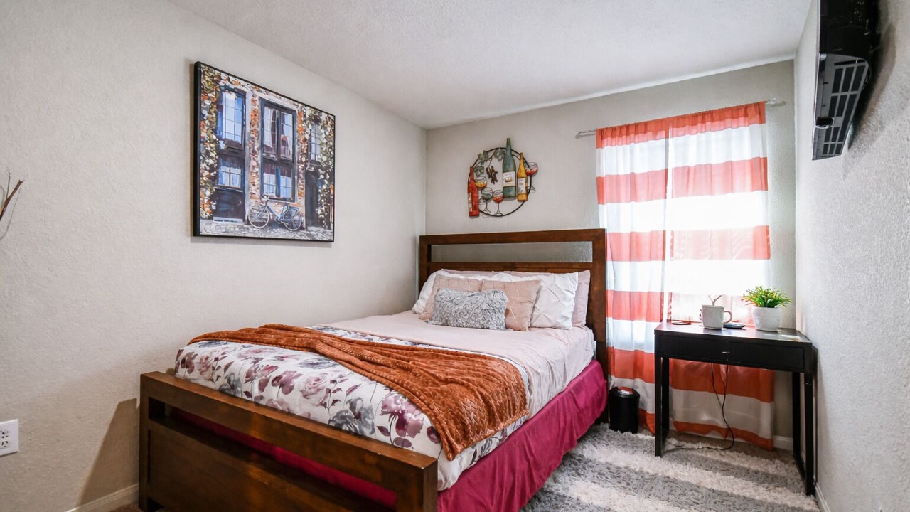Photo of Bedroom in Manor