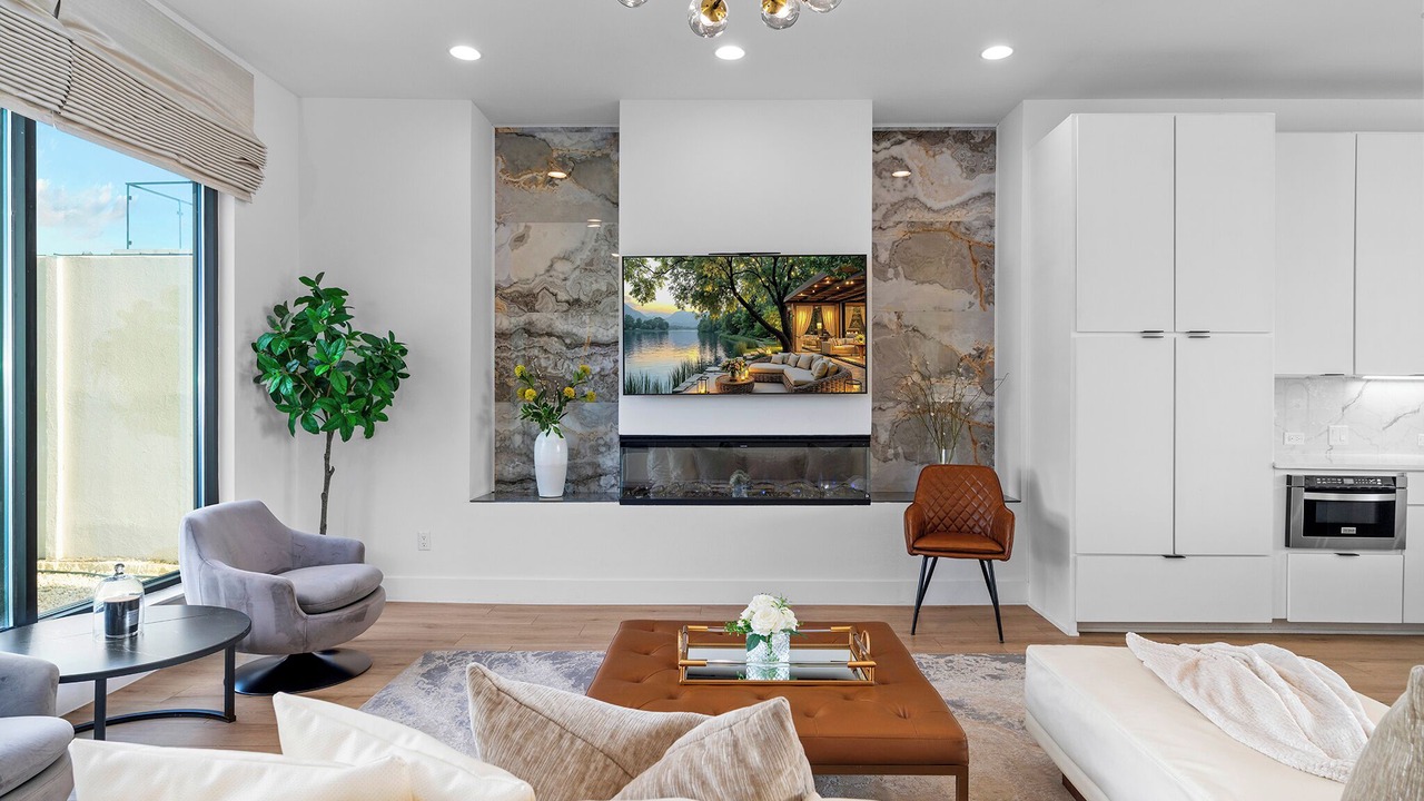 Photo of Livingroom in Apache Shores