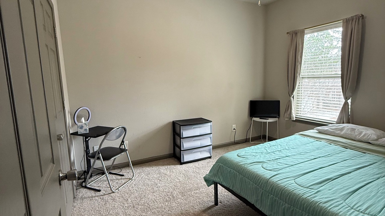 Photo of Bedroom in Pooler