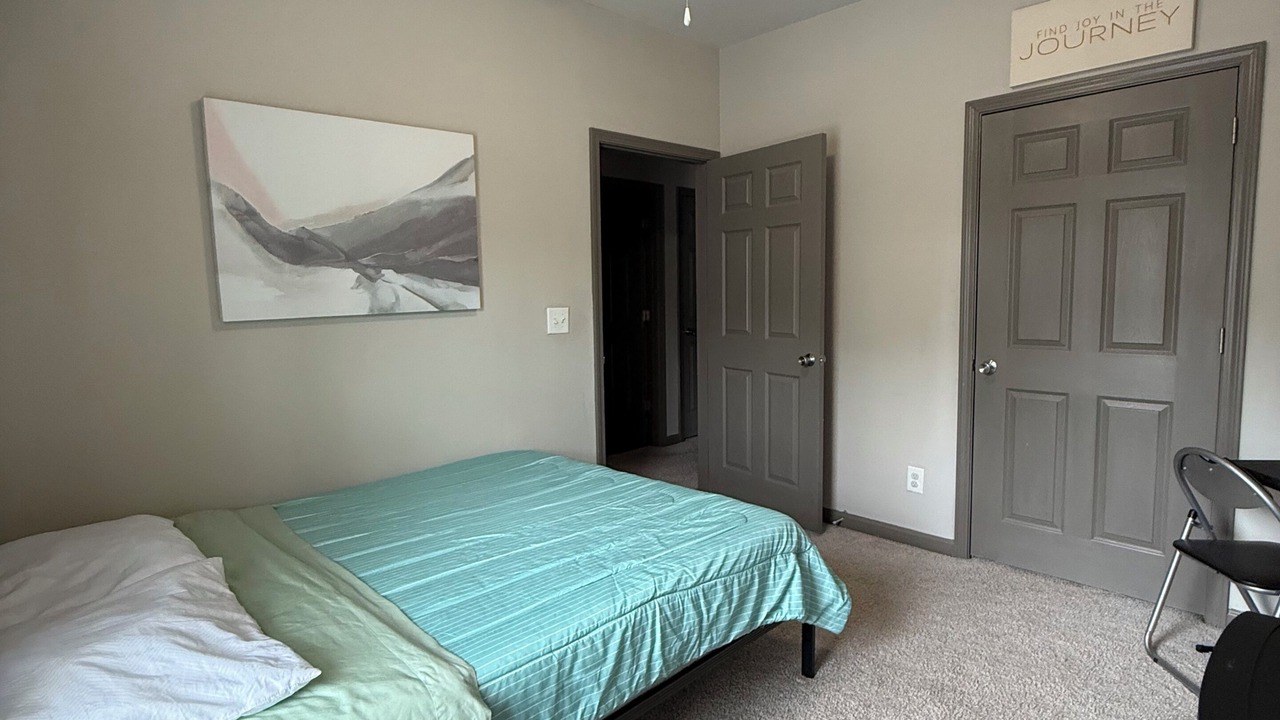 Photo of Bedroom in Pooler