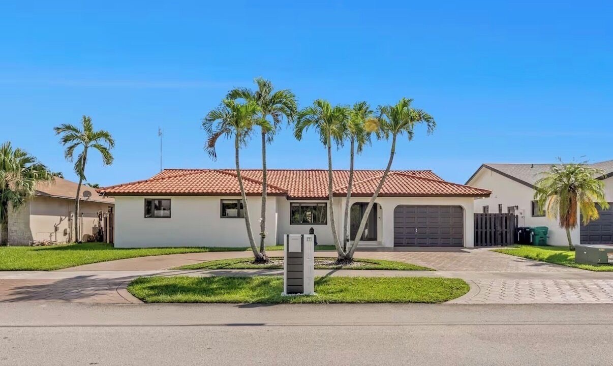Photo of Outdoor in Tamiami