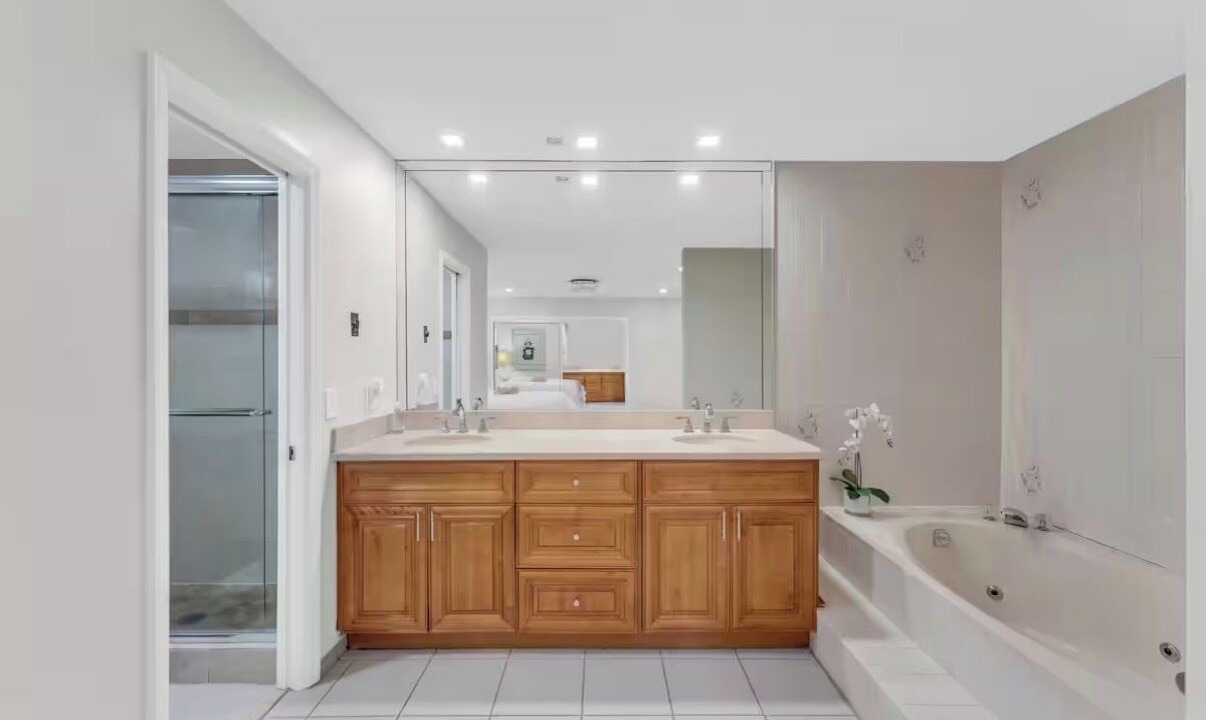 Photo of Bathroom in Tamiami