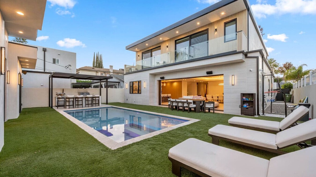Photo of Outdoor in Encino