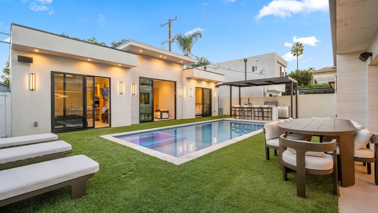 Photo of Outdoor in Encino