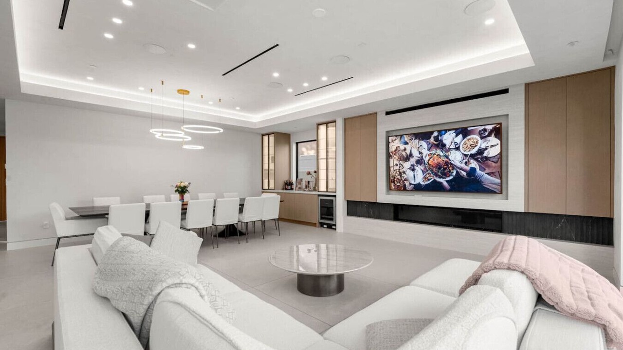 Photo of Livingroom in Encino