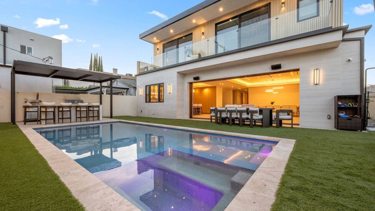 Photo of Outdoor in Encino