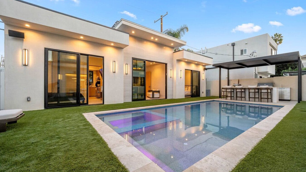 Photo of Outdoor in Encino