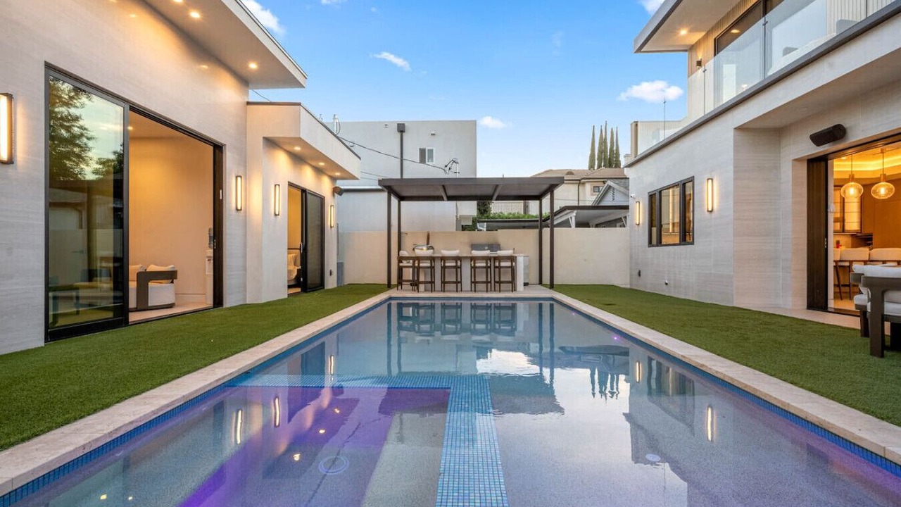 Photo of Outdoor in Encino