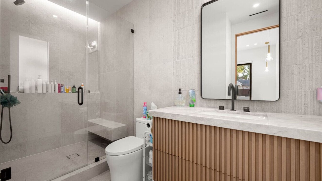Photo of Bathroom in Encino