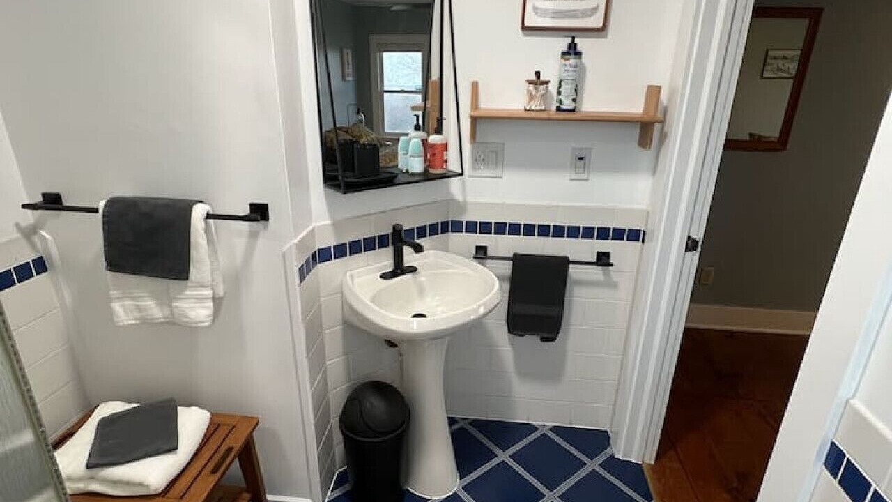 Photo of Bathroom in Rock Stream