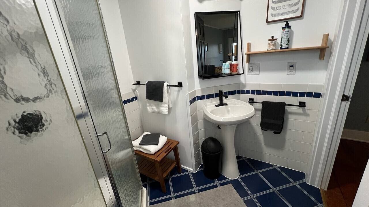 Photo of Bathroom in Rock Stream