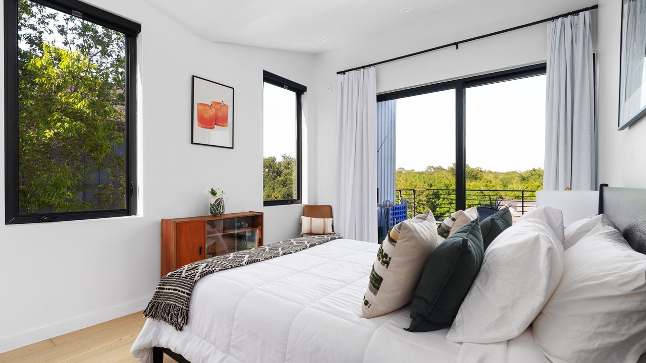 Photo of Bedroom in MLK