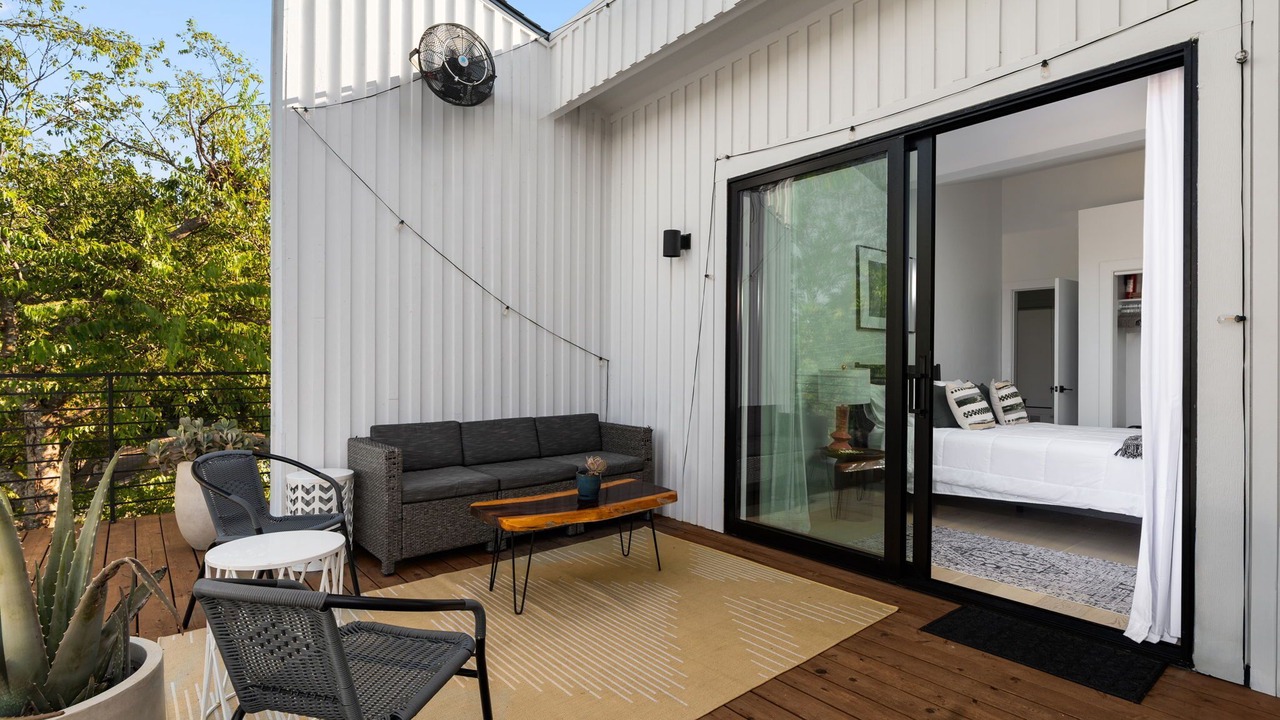 Photo of Patio Balcony in MLK