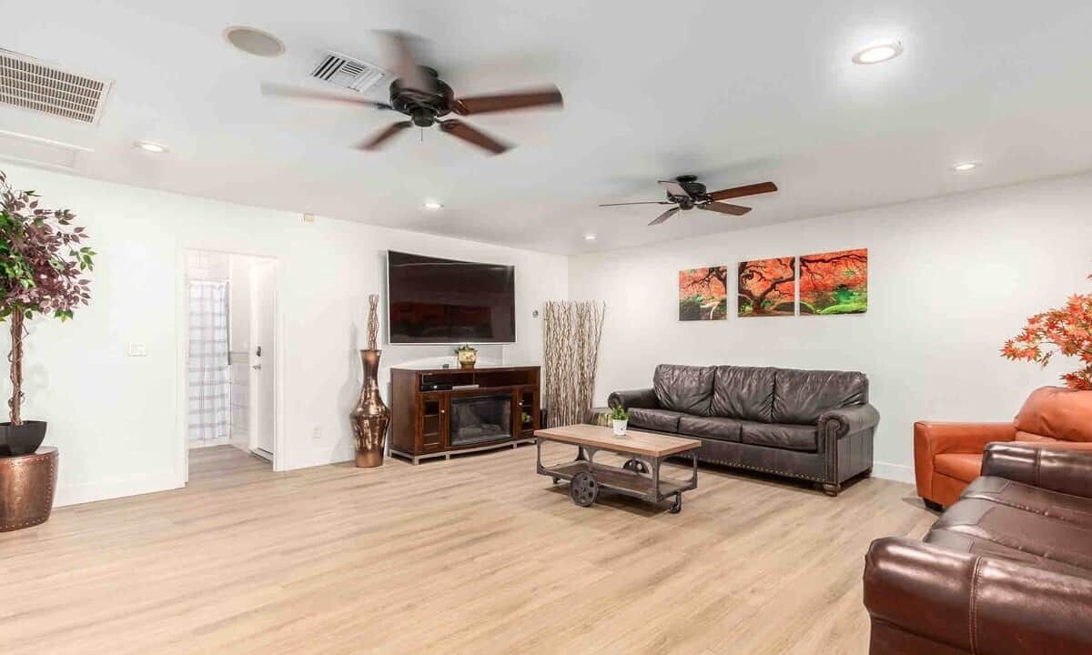 Photo of Livingroom in South Mountain