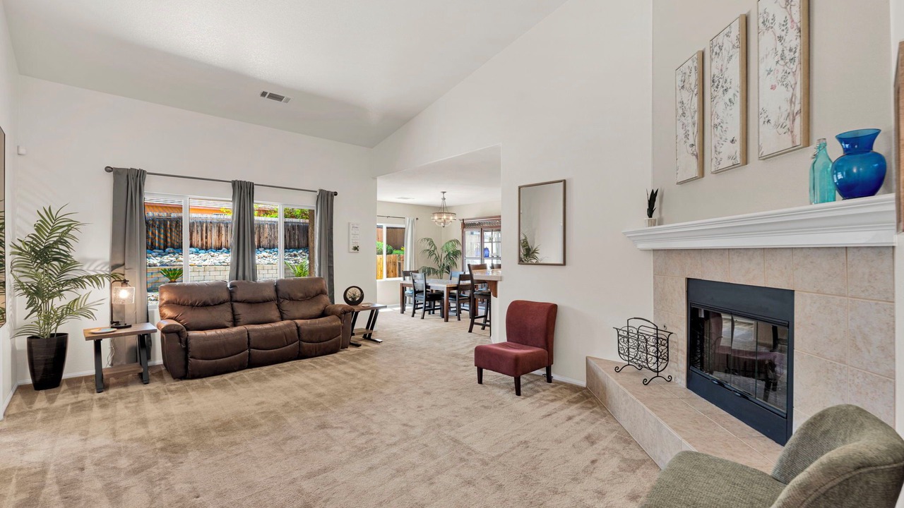 Photo of Livingroom in Victorville
