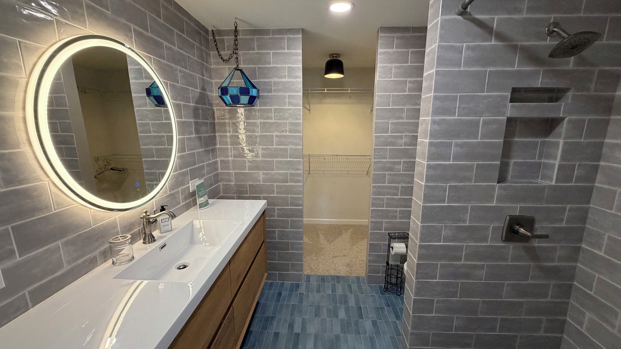 Photo of Bathroom in Clay