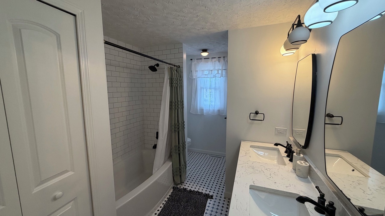Photo of Bathroom in Clay