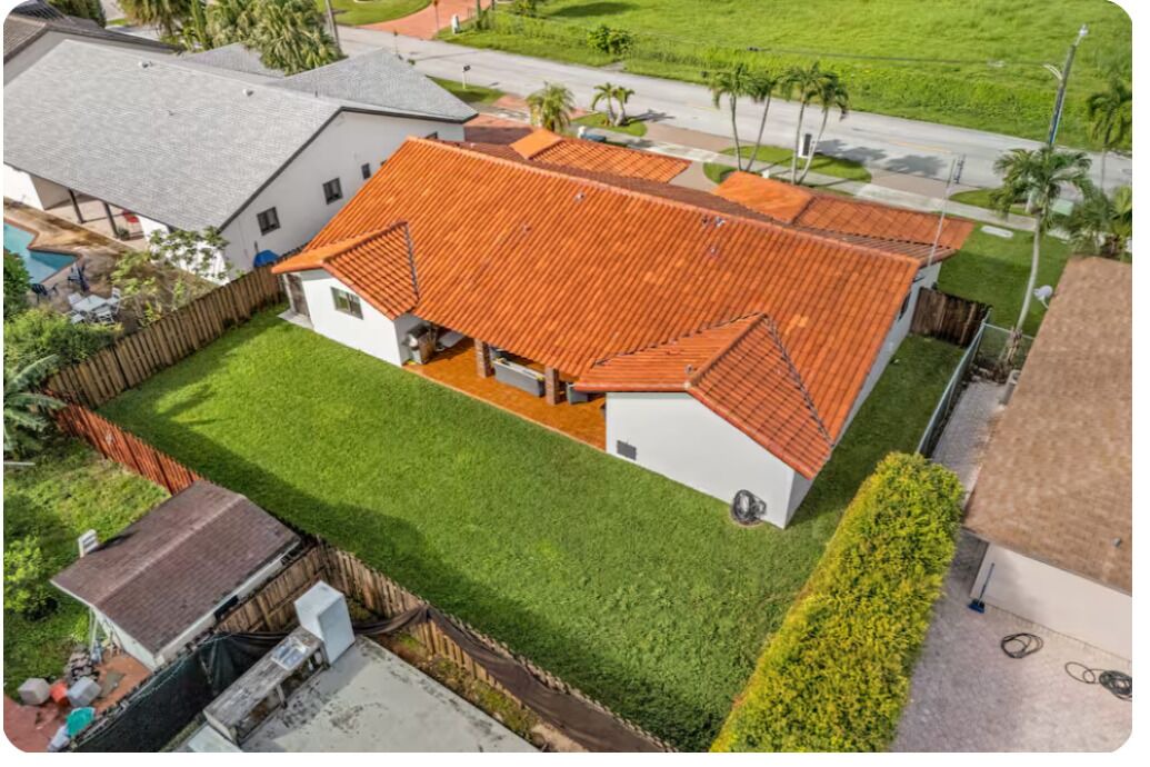 Photo of Outdoor in Tamiami