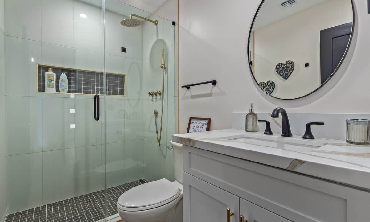 Photo of Bathroom in Garfield