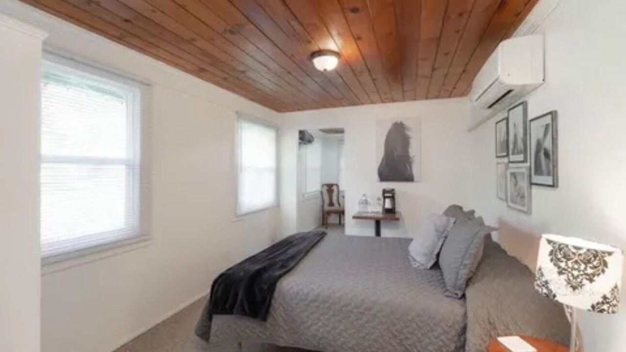Photo of Bedroom in Roseburg