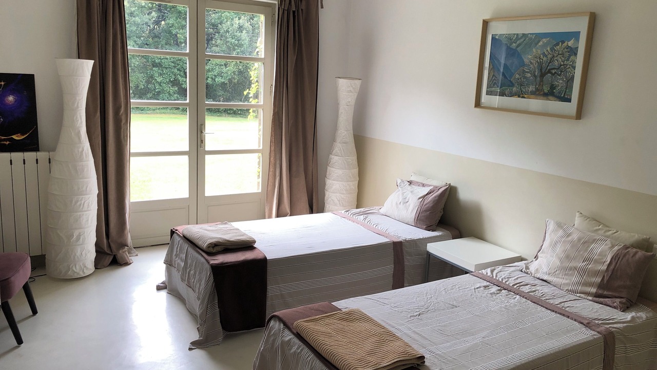 Photo of Bedroom in Montaren-et-Saint-Mediers