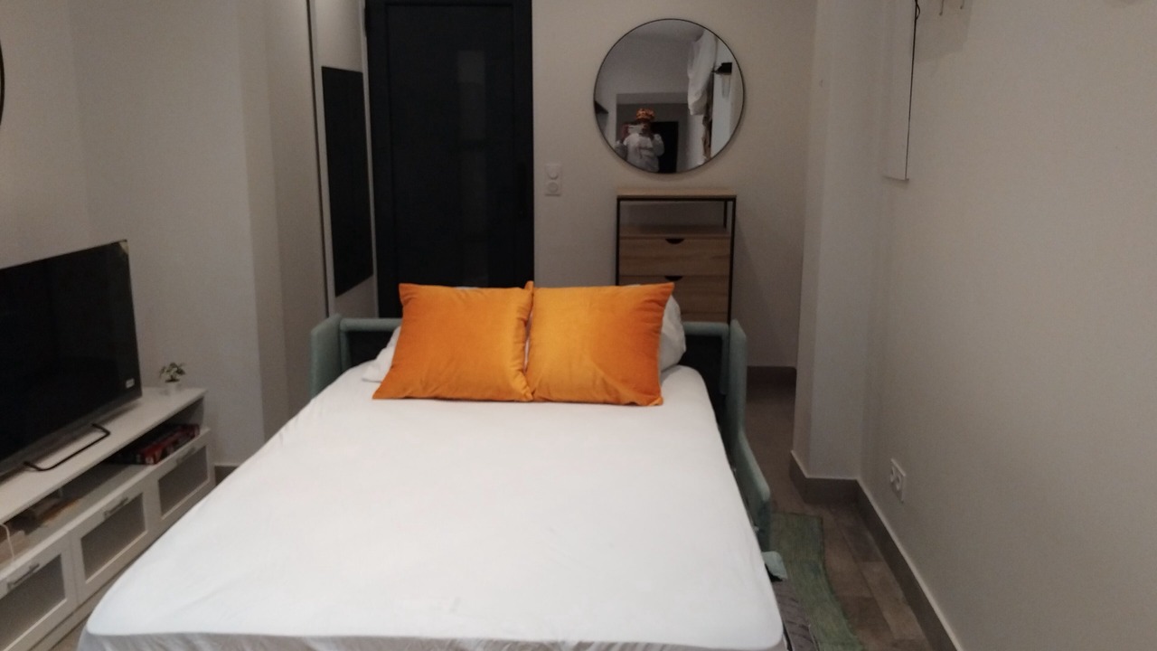 Photo of Bedroom in Villeneuve-le-Roi