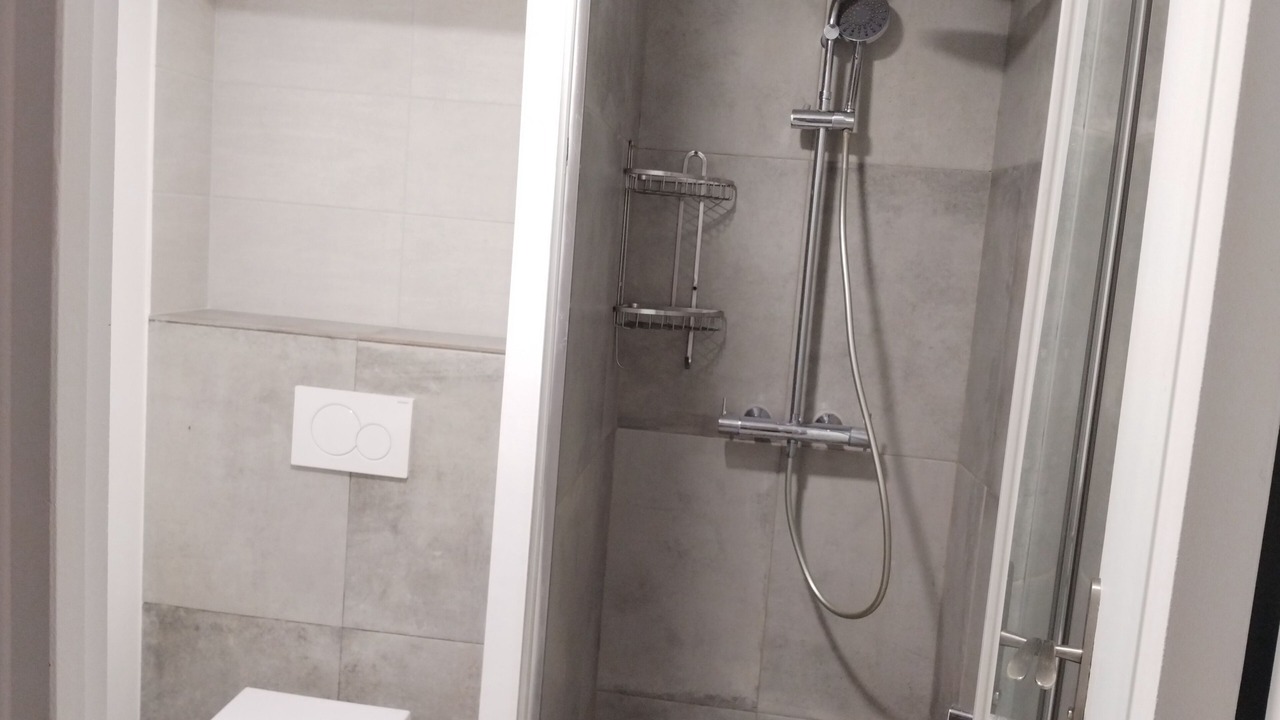 Photo of Bathroom in Villeneuve-le-Roi