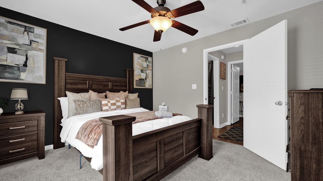 Photo of Bedroom in Crestline Heights