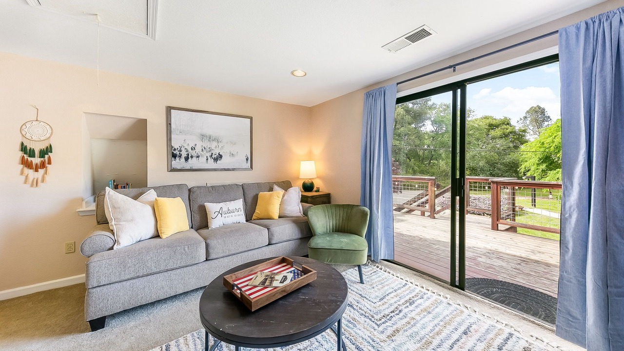 Photo of Livingroom in Auburn