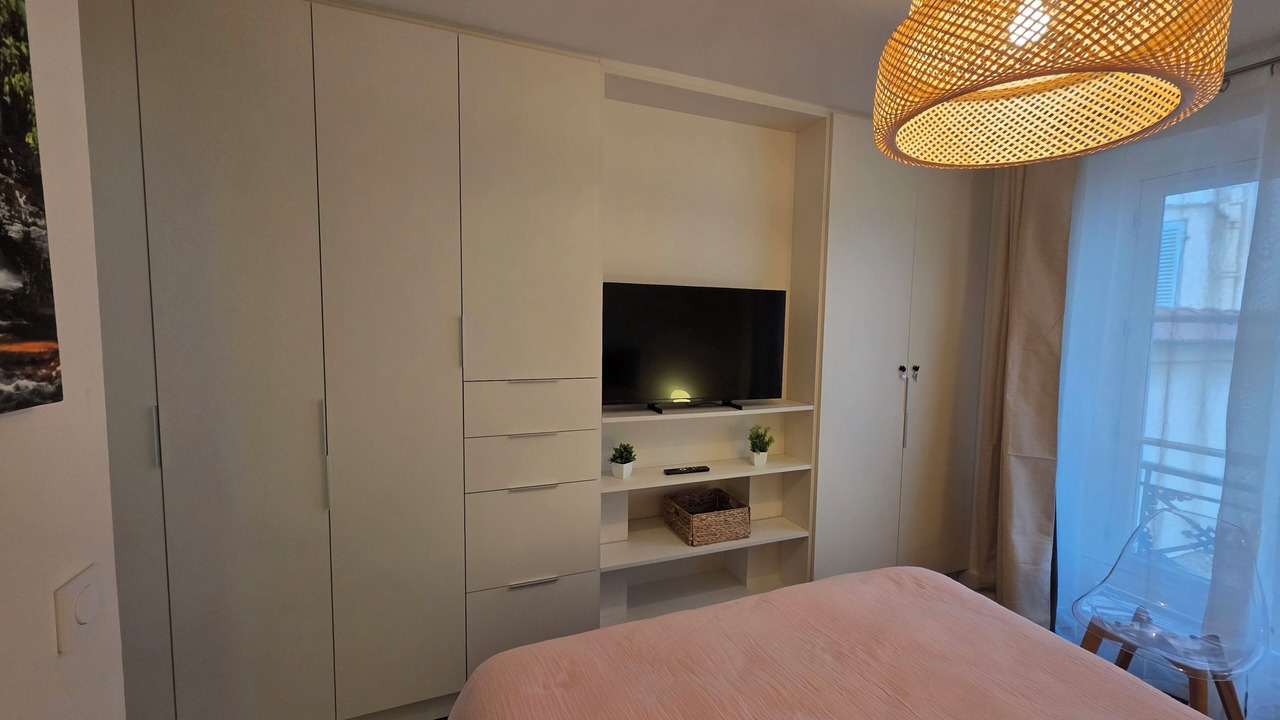 Photo of Bedroom in Notre-Dame
