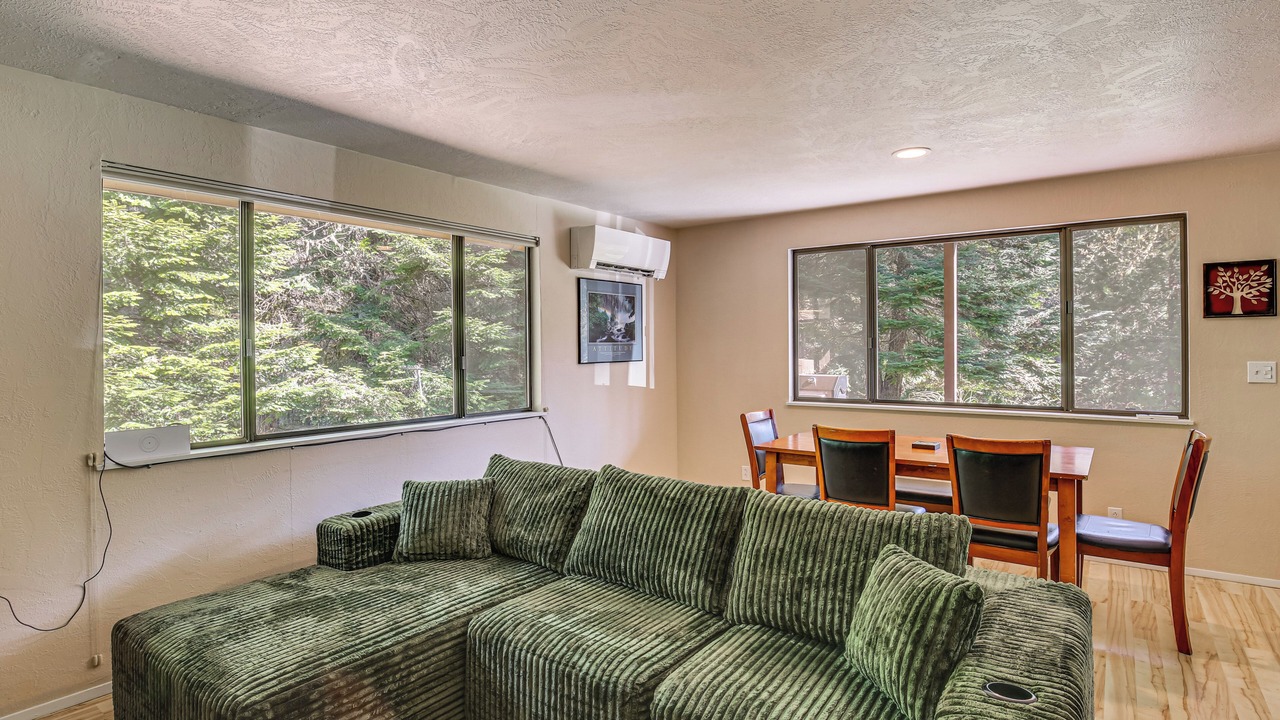 Photo of Livingroom in Cottage Grove