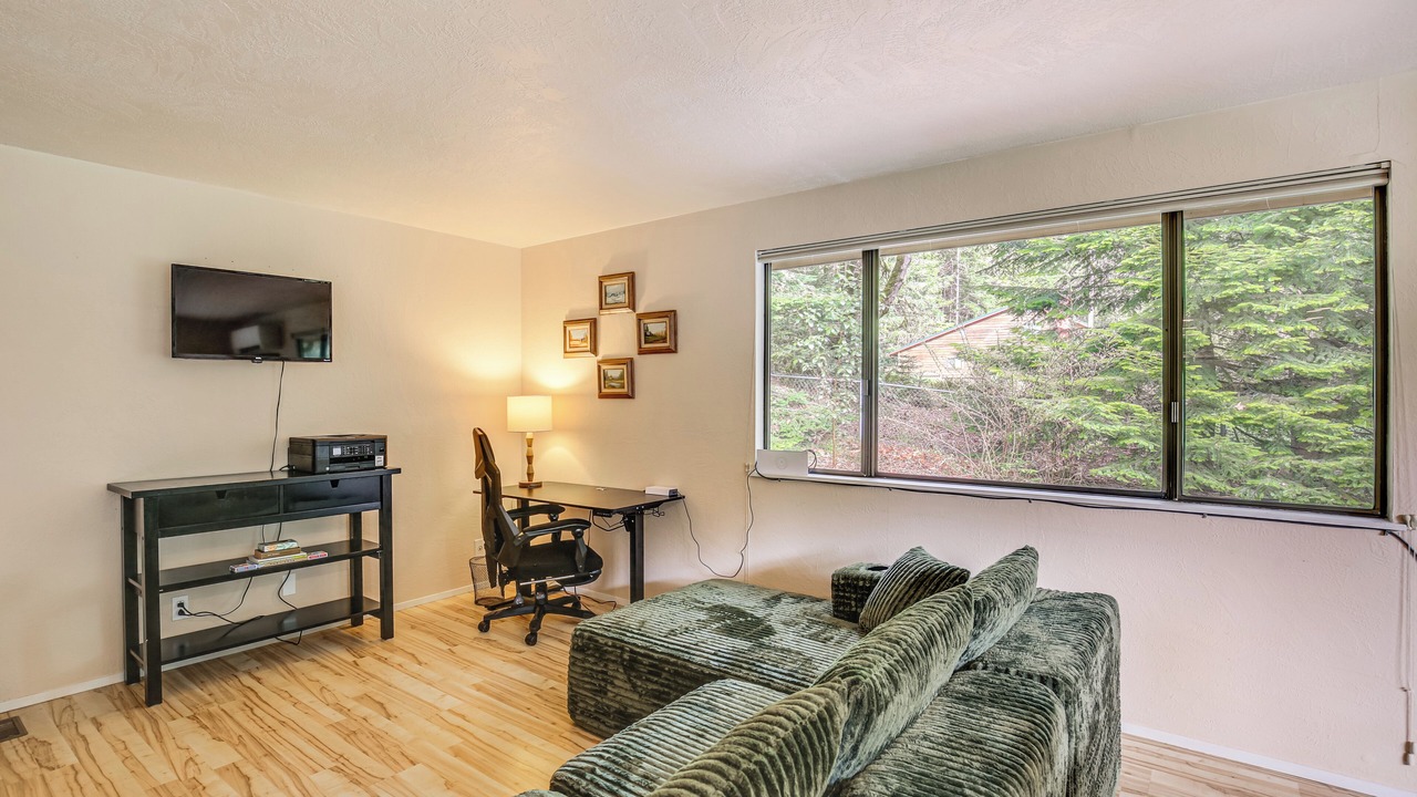Photo of Livingroom in Cottage Grove