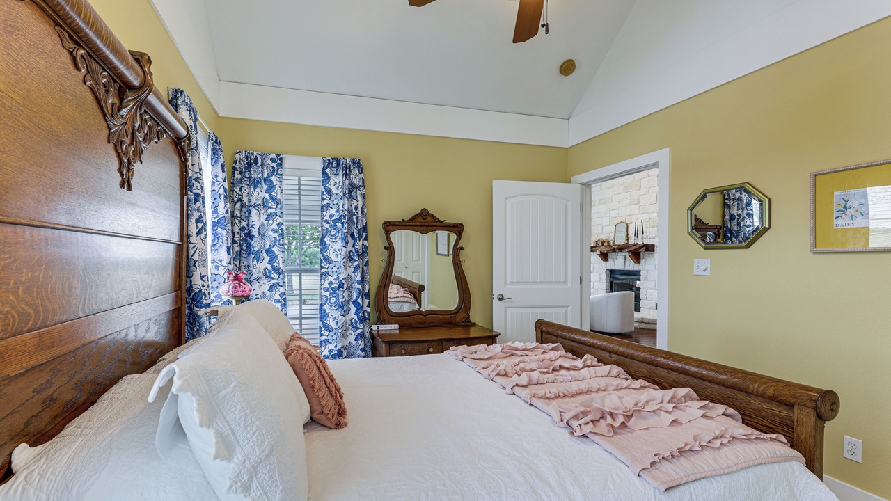 Photo of Bedroom in Milam County
