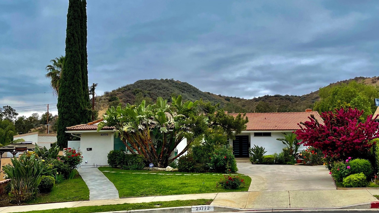 Photo of Outdoor in Canoga Park