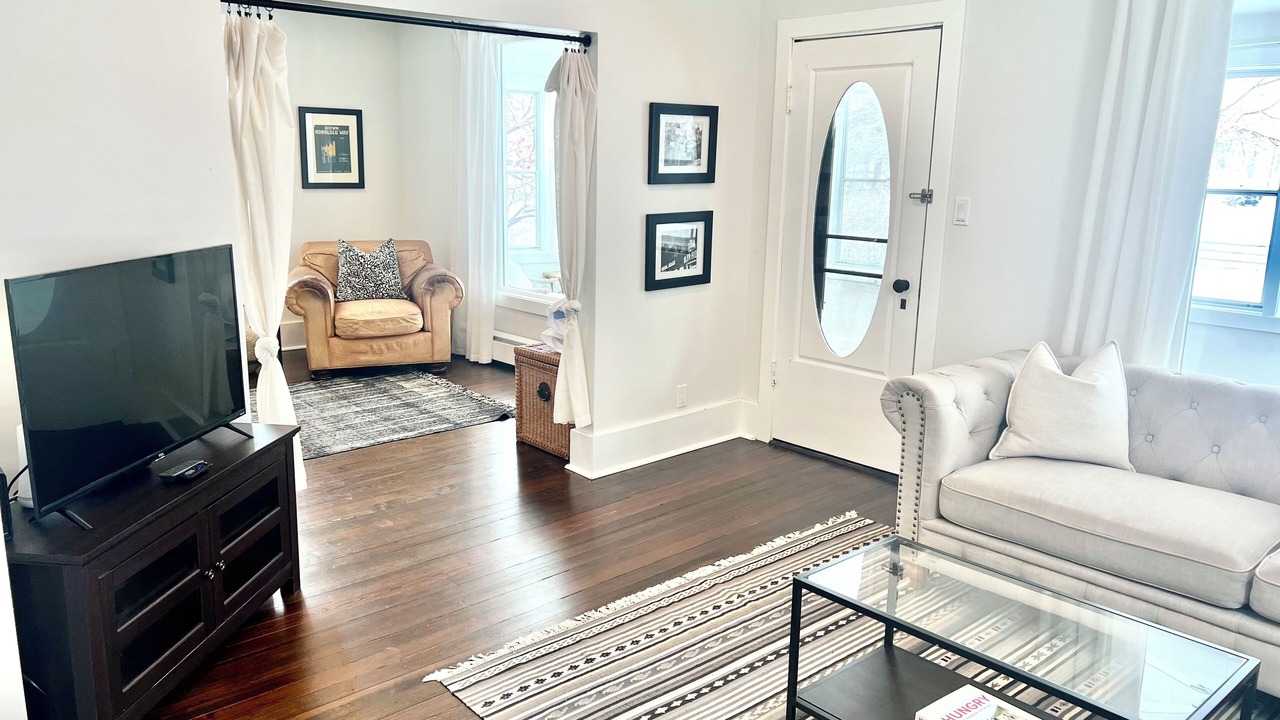 Photo of Livingroom in Three Oaks