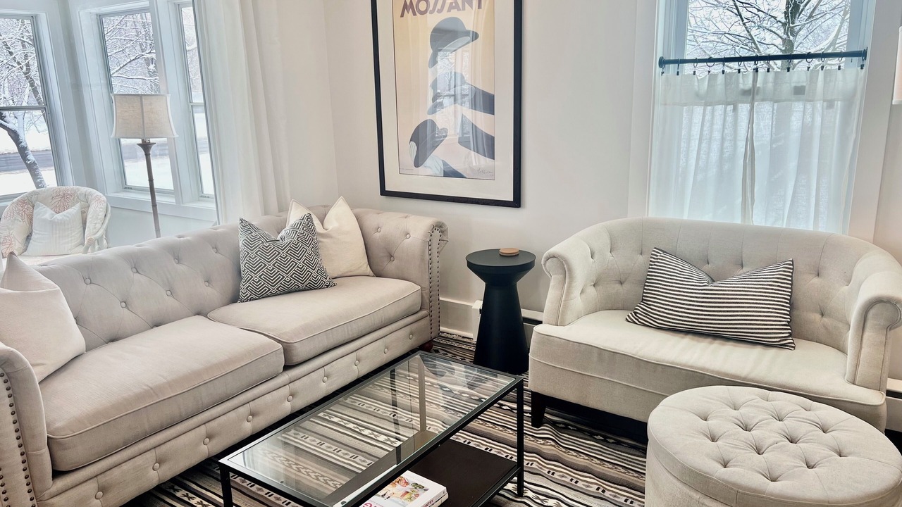 Photo of Livingroom in Three Oaks