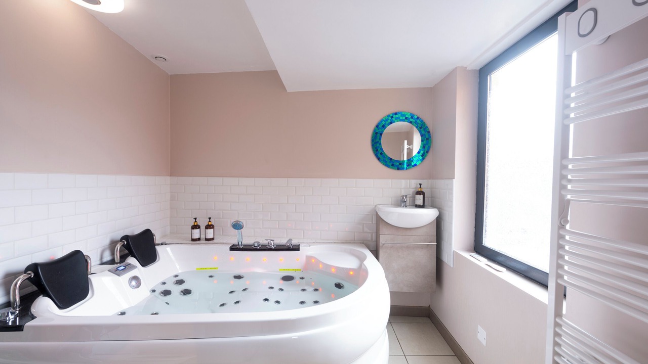 Photo of Bathroom in Templemars