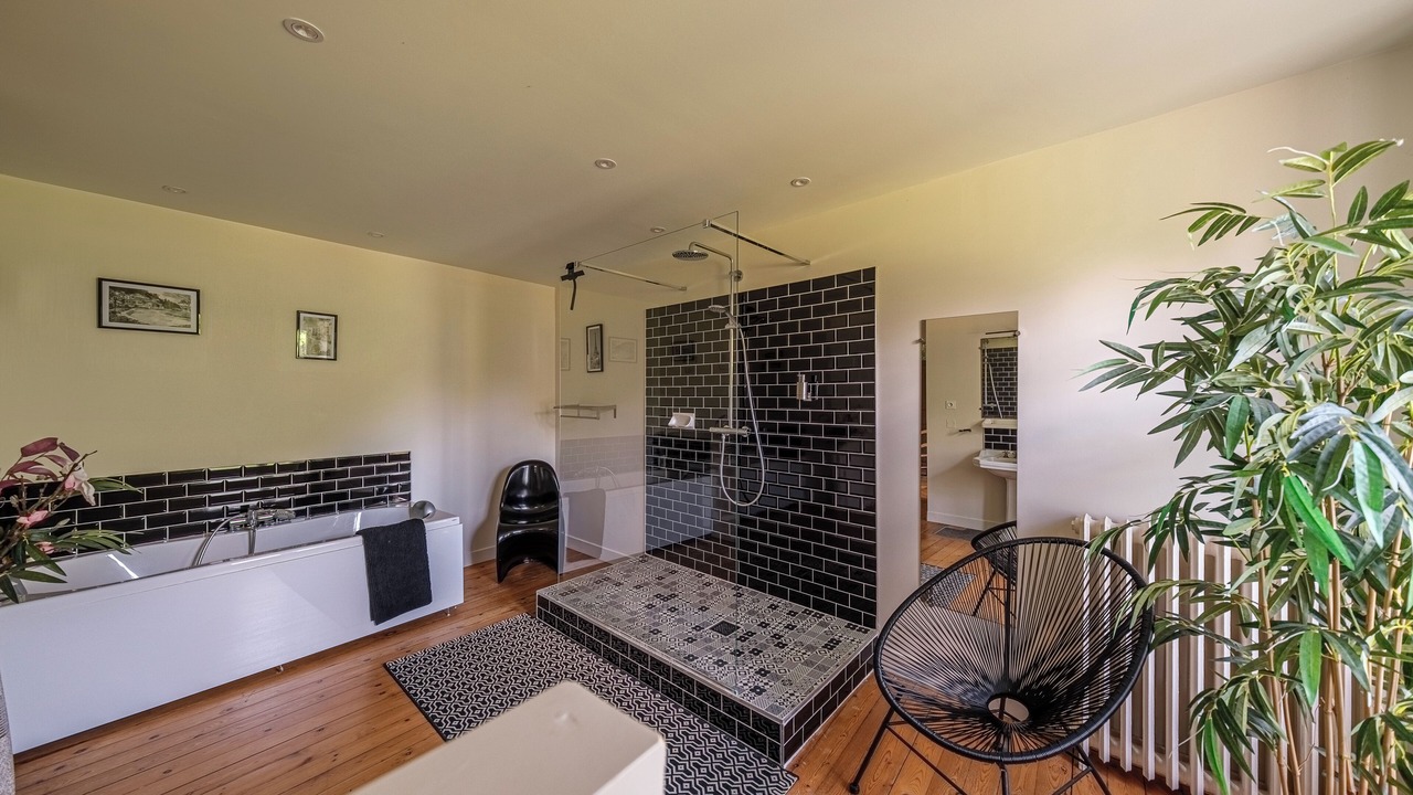 Photo of Bathroom in Saint-Germain-la-Campagne
