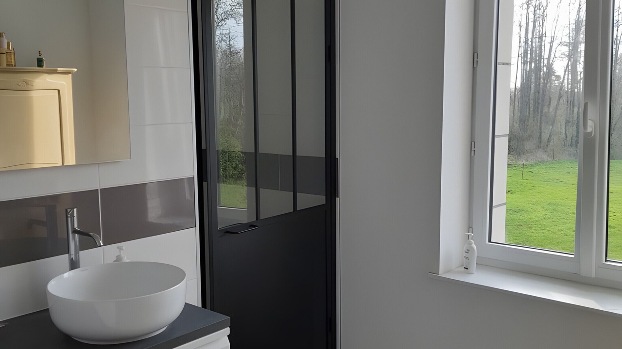 Photo of Bathroom in Neuville-lez-Beaulieu