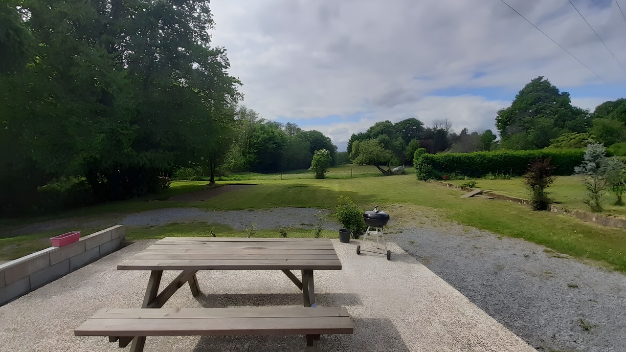 Photo of Outdoor in Neuville-lez-Beaulieu