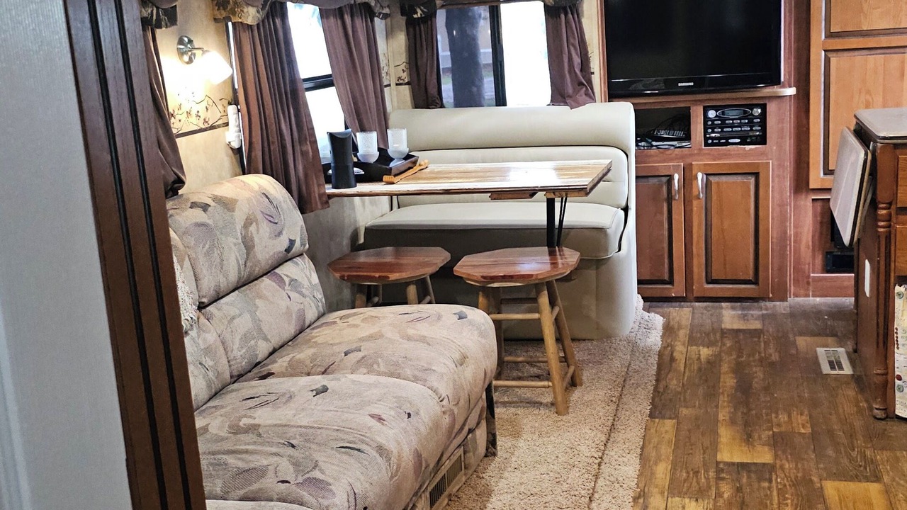 Photo of Livingroom in Dry Creek