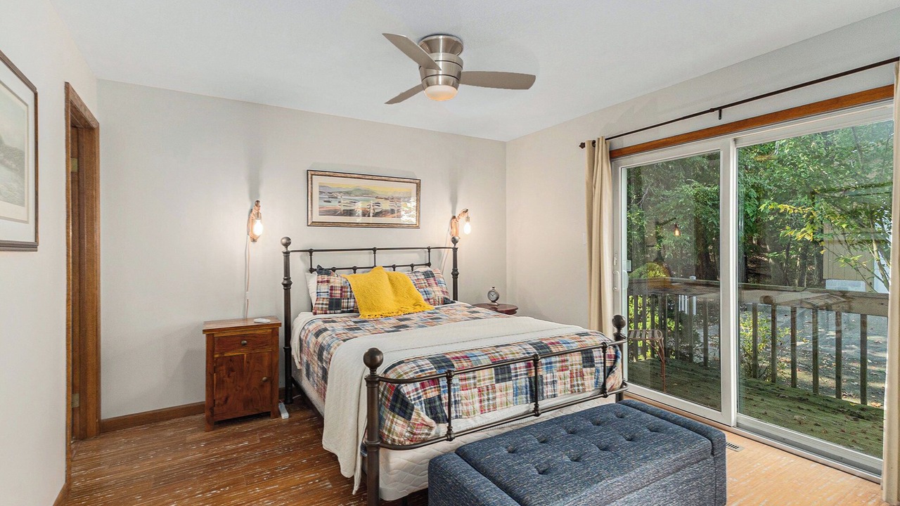 Photo of Bedroom in Montague
