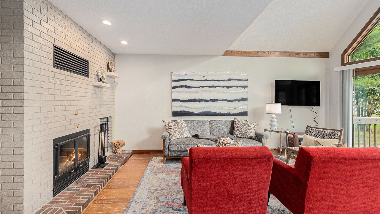 Photo of Livingroom in Montague