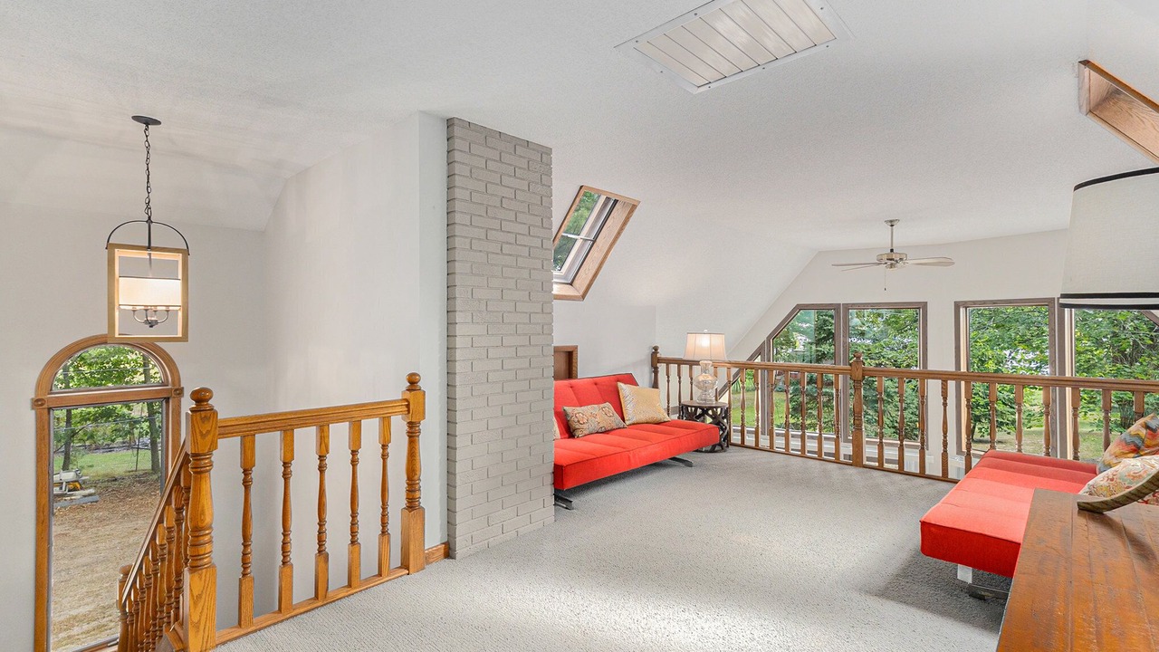 Photo of Livingroom in Montague